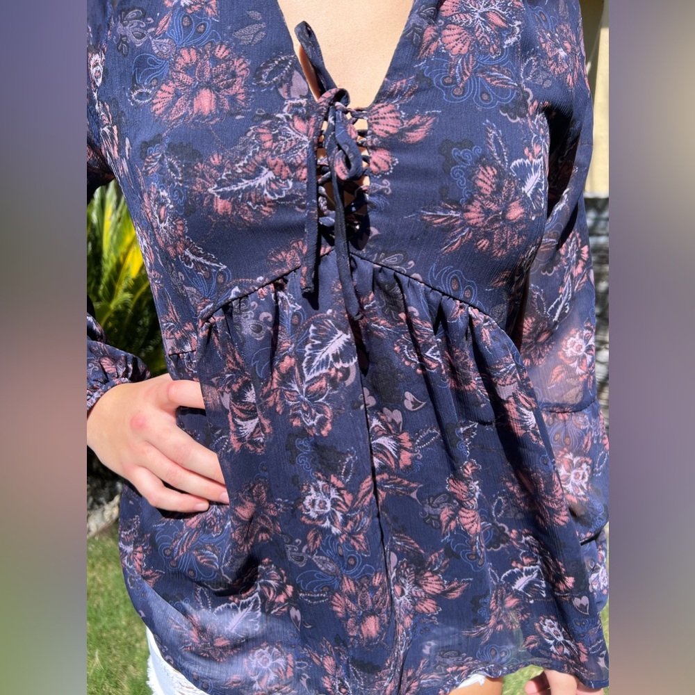 Floral Lace Up Sheer Lined Peasant Top (XS) - Picture 3 of 6